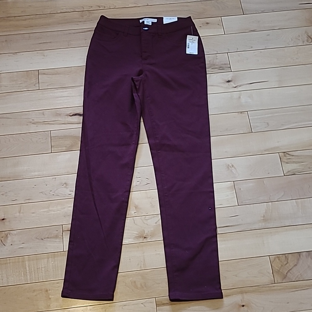 Brand new Cleo women's size 2 slim pants